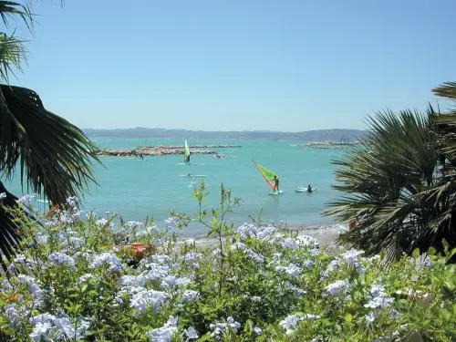 Saint-Laurent-du-Var - Meeting between the sea and the Var