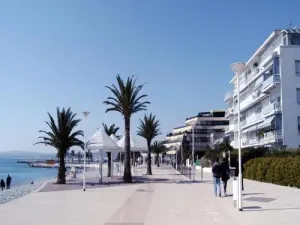 pedestrian promenade Saint-Laurent-du-Var