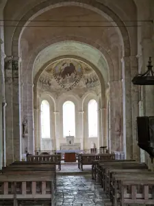 View of the nave and the heart