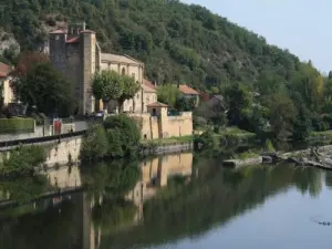 río Garonne y la iglesia