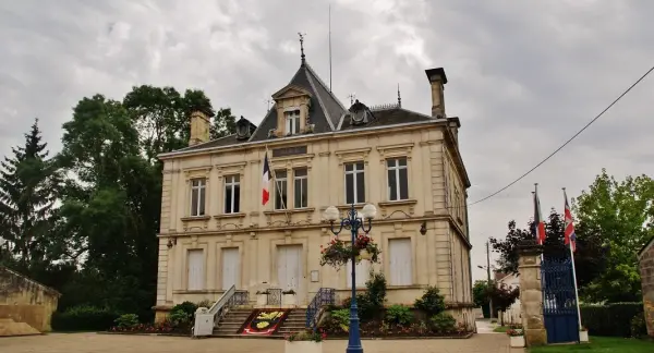 Saint-Médard-de-Guizières - 旅游、度假及周末游指南吉伦特省