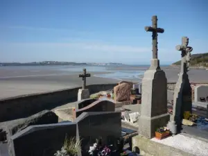 Saint-Michel-en-Grève Marine Cemetery