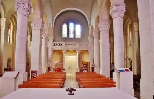 Интерьер церкви Святой Марии