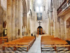 El interior de la catedral.