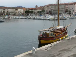 Port de Saint-Raphaël (© Frantz)