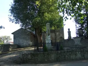 The Church of Saint-Robert (© OTGV)