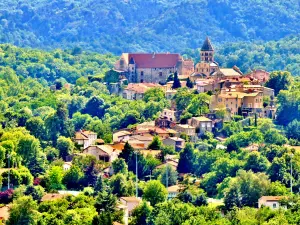 Saint-Saturnin visto dalla strada Champeix (© J.E)