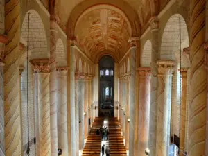 La nave de la iglesia de la abadía