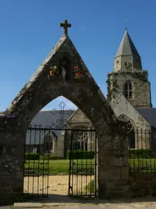 Igreja de Saint-Suliac - Entrada sudoeste