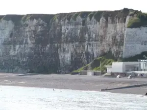 The casino and the cliffs