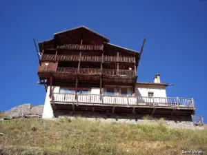 Maison dans le ciel (© Jean Espirat)