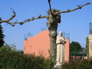 Statue de St Vincent de Paul