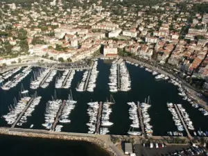 Vista aérea do porto de Sanary