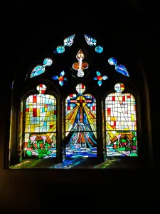 Vidriera de la segunda capilla sur de la iglesia de Saint-Martin (© J.E)