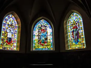 Vidrieras del ábside de la iglesia de Saint-Martin (© J.E)
