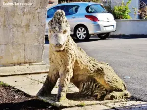 Statue du sanglier de Saône (© Jean Espirat)