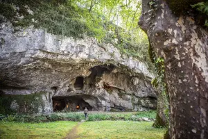 Sare grotten met entree veranda