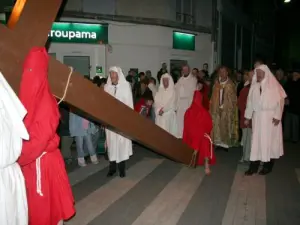 Maundy Thursday: procession of white penitents from Saugues