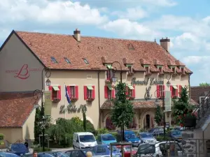 Rue d'Argentine, quadratisch Dumaine und Relais Bernard Loiseau