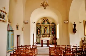 L'interno della chiesa di Saint-Cyr