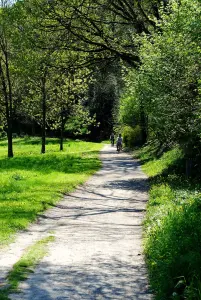 Das Oudon-Tal, klassifiziertes LPO, Ort für Spaziergänge, Spiele und Picknickplätze