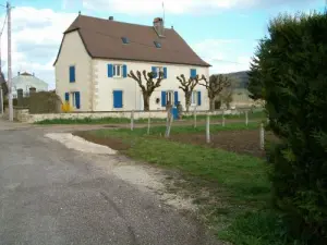 altes Haus, Abhängigkeit Castle