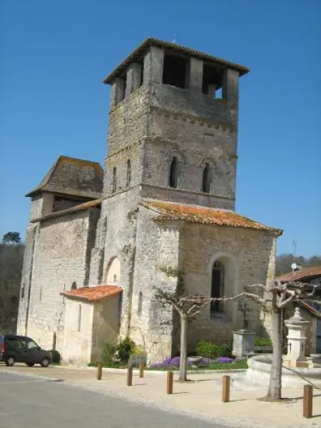 Church Saint-Pierre-ès-Liens - Monument in Siorac-de-Ribérac