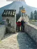 Paseo por las murallas de Sisteron (© Jean Espirat)