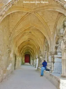 Grande Claustro de Saint-Jean-des-Vignes (© J.E)