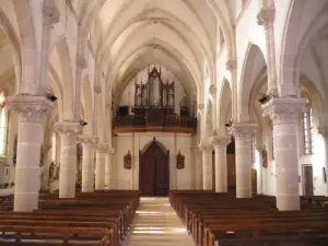 Dentro de la iglesia