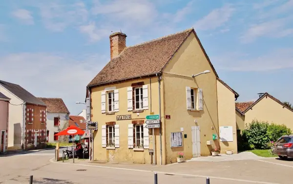 Sury-ès-Bois - Guida turismo, vacanze e weekend nello Cher