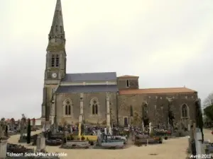 Iglesia Saint-Hilaire cerca del cementerio