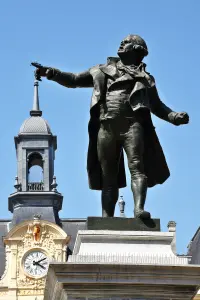 Statue von Danton