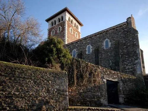 Priorato de Ternay - Monumento en Ternay