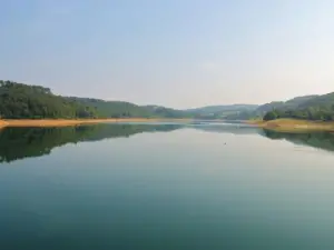 Saint-Lieux-Lafenasse - Presa y lago Bancalié