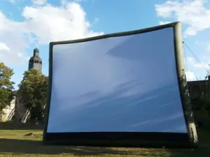 outdoor movie Seance in the Abbey gardens