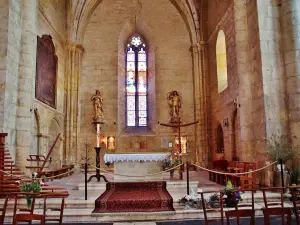 Het interieur van de Notre-Dame kerk