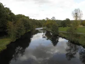 The towpath along the Vire