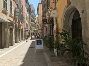 Die Rue des Arts (© OT Toulon)