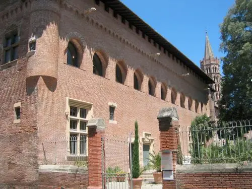 Façade du musée Saint-Raymond