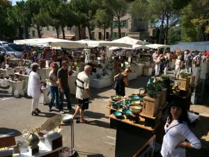 Tourrettes-sur-Loup Töpfermarkt