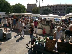 Tourrettes-sur-Loup Töpfermarkt