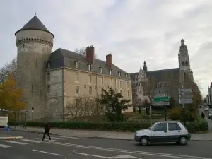O castelo e a catedral