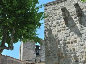 Vue du clocher de l'église depuis les remparts