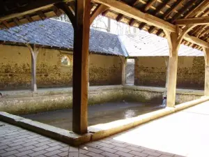 Lavoir carré de Courtalain