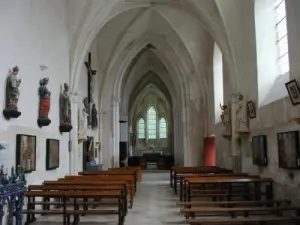 La Chapelle-Monthodon - church interior