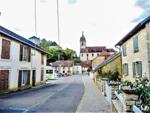 Grande rue de Vallerois-le-Bois (© J.E)