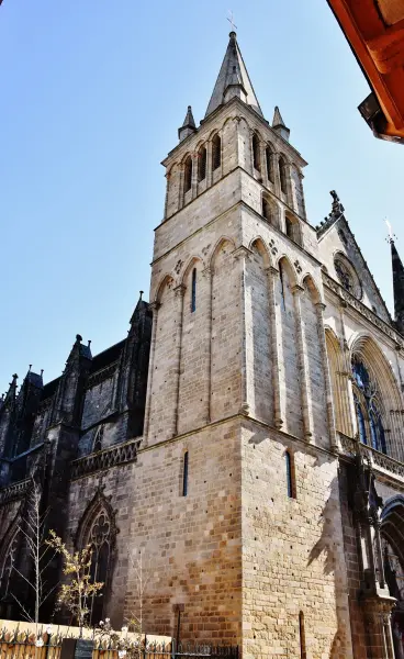 Catedral Saint-Pierre - Monumento en Vannes
