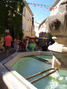 Marché estival de mi-juin à mi-septembre