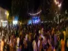 Fiesta votiva en la plaza del castillo.